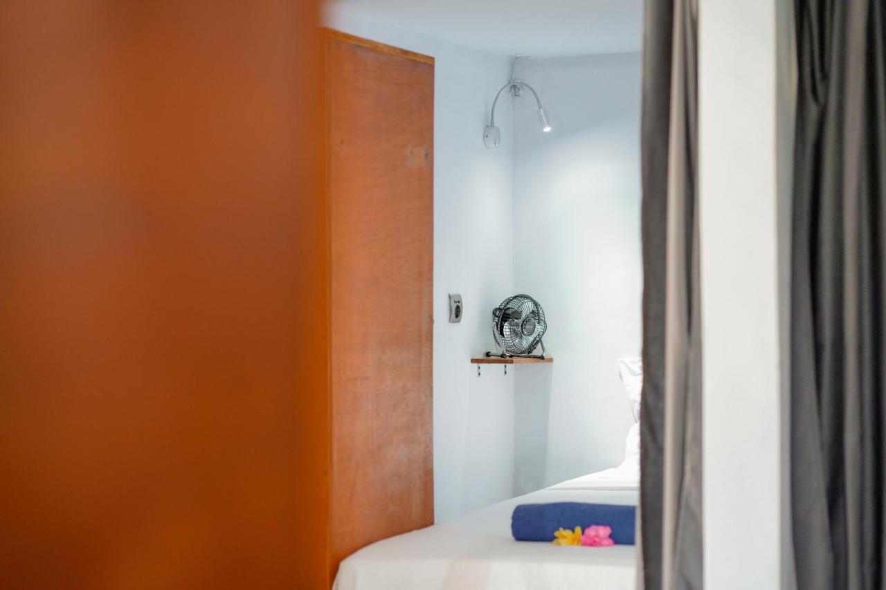 Waiwas Hostel Kuta  Luaran gambar