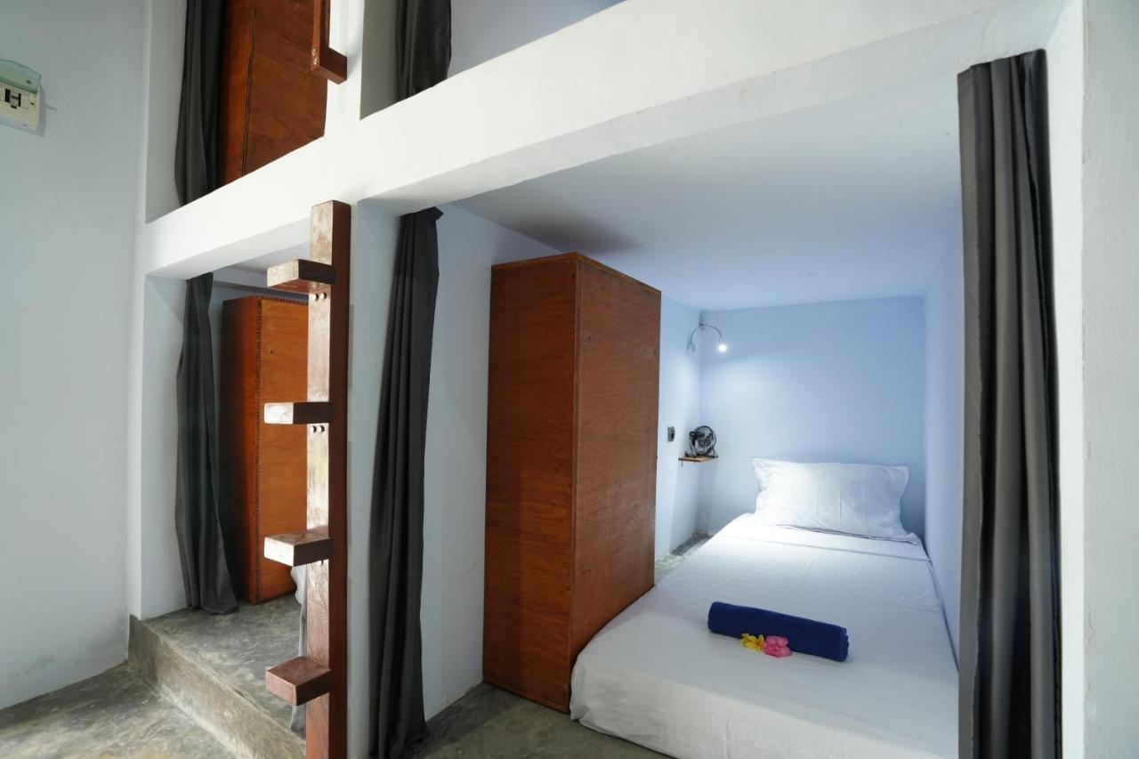 Waiwas Hostel Kuta  Luaran gambar