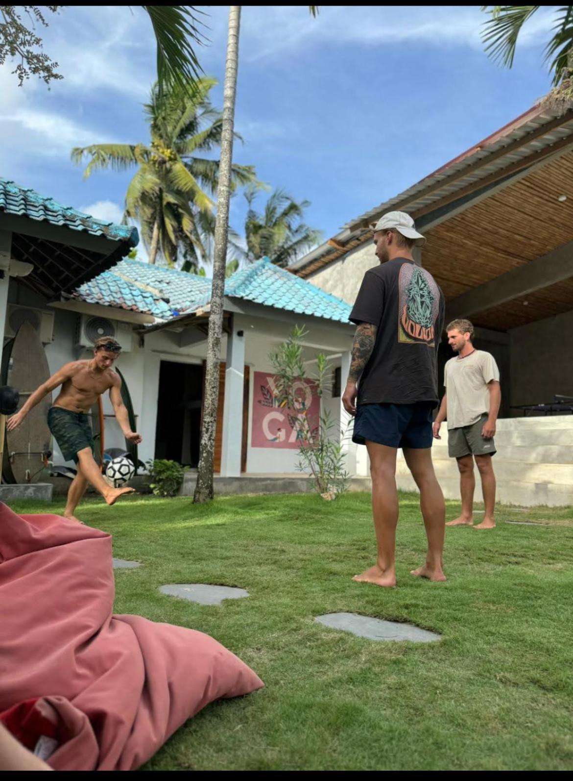 Waiwas Hostel Kuta  Luaran gambar